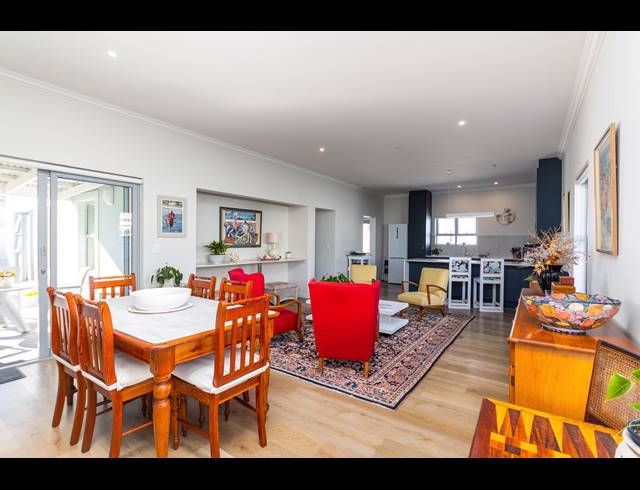 4 BEDROOM FREESTANDING TO LET IN SUNNINGDALE
